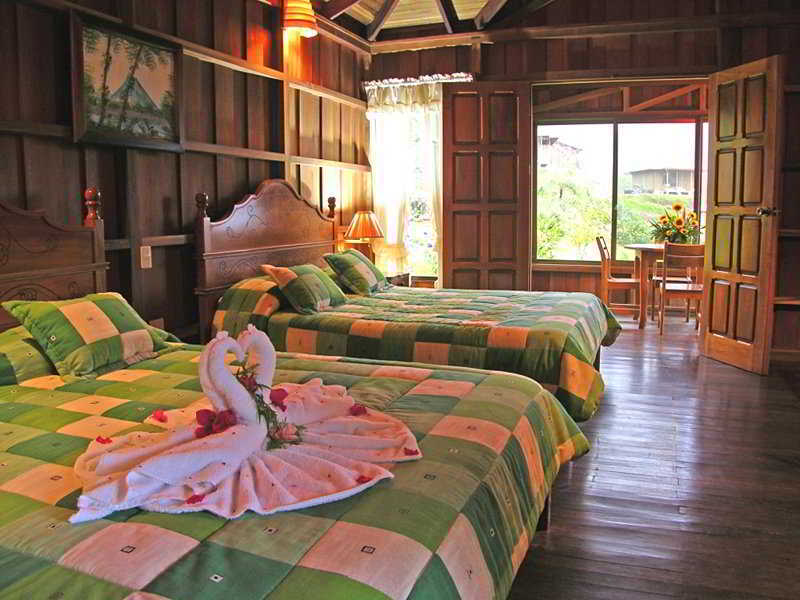 Lomas Del Volcan Hotel